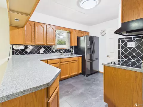 Kitchen - 1706 Hemlock, Monroe, MI 48162 photo 2 of 5