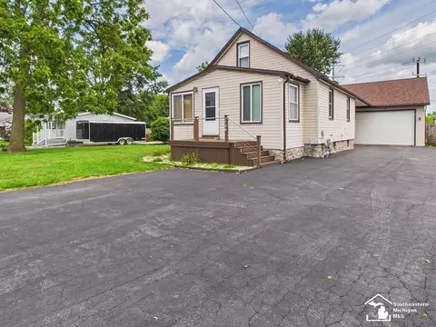 Exterior - 1706 Hemlock, Monroe, MI 48162 photo 2 of 7