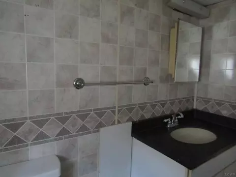 Bath - 741 Oak, Adrian, MI 49221 photo 2 of 3