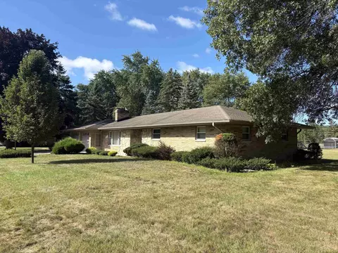 Exterior - 3055 W Navaho Trl, Hemlock, MI 48626 photo 2 of 3