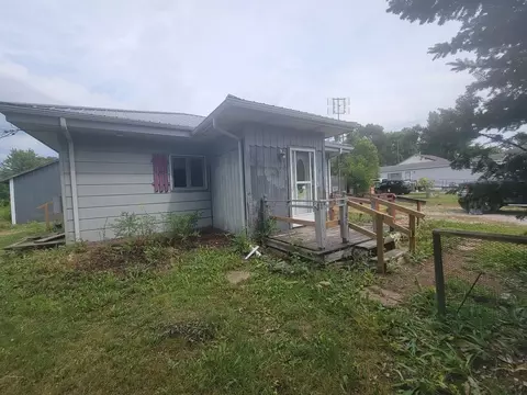 5180 Center St, Fairgrove, MI 48733