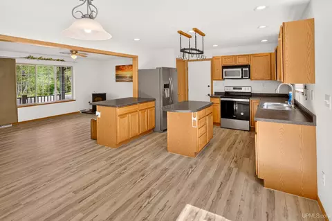 Kitchen - 1675 Ellsworth, Ishpeming, MI 49849 photo 4 of 4