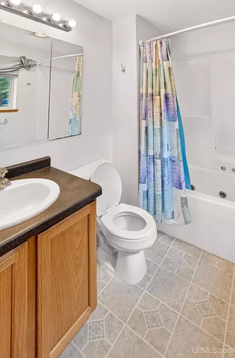 Bath - 1675 Ellsworth, Ishpeming, MI 49849 photo 1 of 5