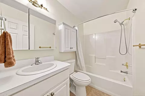 Bath - 9378 Rayna, Davison, MI 48423 photo 4 of 4