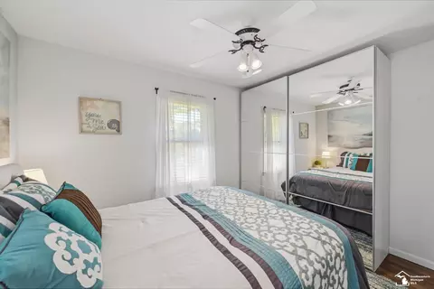 Bedroom - 9032 Lawrence, Temperance, MI 48182 photo 2 of 4