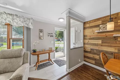 Entry Way - 9032 Lawrence, Temperance, MI 48182 photo 1 of 1