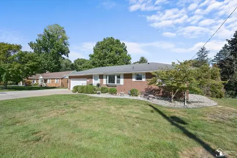 Exterior - 9032 Lawrence, Temperance, MI 48182 photo 2 of 12