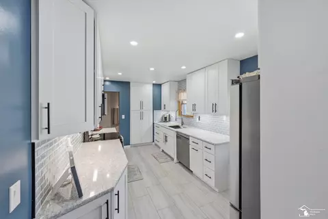 Kitchen - 9032 Lawrence, Temperance, MI 48182 photo 1 of 3