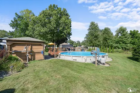 Exterior - 9032 Lawrence, Temperance, MI 48182 photo 11 of 12