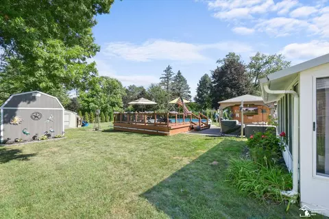 Exterior - 9032 Lawrence, Temperance, MI 48182 photo 6 of 12