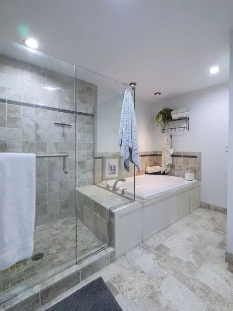 Bath - 139 Channelsyde, Algonac, MI 48001 photo 5 of 6