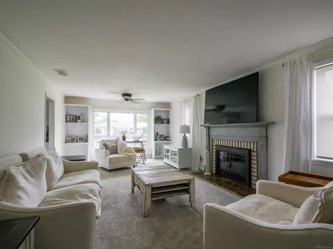 Living - 139 Channelsyde, Algonac, MI 48001 photo 1 of 5