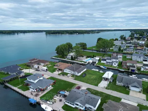 View/Area - 139 Channelsyde, Algonac, MI 48001 photo 10 of 13