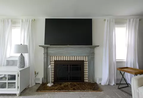 Living - 139 Channelsyde, Algonac, MI 48001 photo 3 of 5