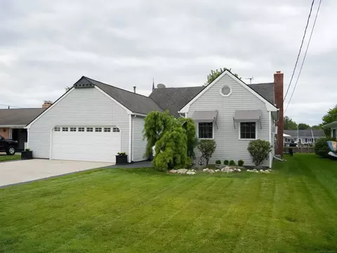 Exterior - 139 Channelsyde, Algonac, MI 48001 photo 3 of 8