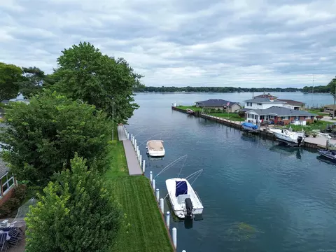 View/Area - 139 Channelsyde, Algonac, MI 48001 photo 9 of 13