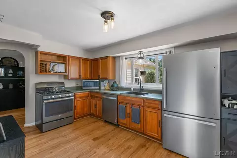 Kitchen - 1104 Sunset, Tecumseh, MI 49286 photo 3 of 4