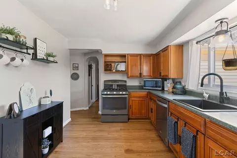 Kitchen - 1104 Sunset, Tecumseh, MI 49286 photo 4 of 4