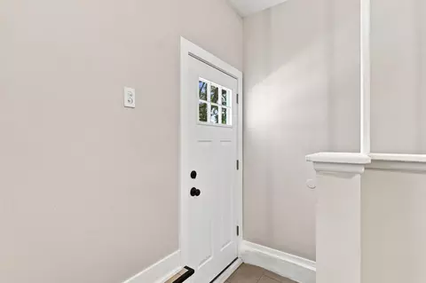 Entry Way - 817 Dell, Flint, MI 48507 photo 3 of 3