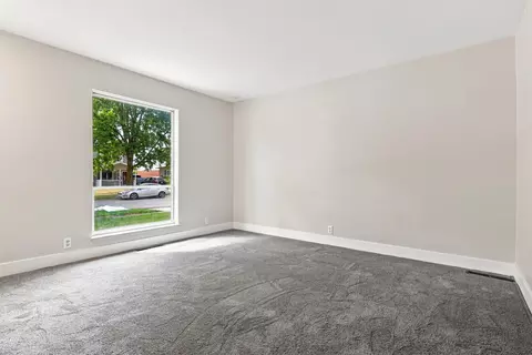 Living - 817 Dell, Flint, MI 48507 photo 1 of 2