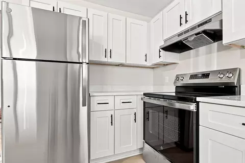 Kitchen - 817 Dell, Flint, MI 48507 photo 4 of 6