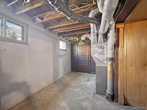 Entry Way - 1920 N 2nd, Escanaba, MI 49829 photo 1 of 1