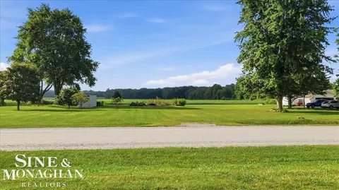 6733 Trumble, Saint Clair, MI 48079 photo 3