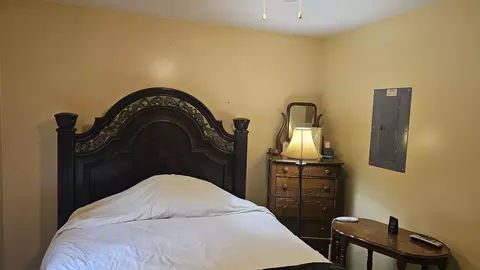 Bedroom - 5453 Darby, Gladwin, MI 48624 photo 2 of 5