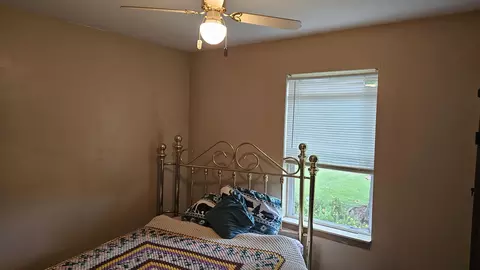 Bedroom - 5453 Darby, Gladwin, MI 48624 photo 3 of 5