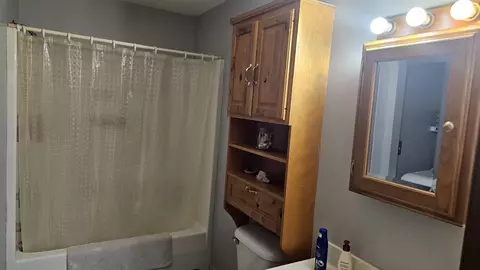 Bath - 5453 Darby, Gladwin, MI 48624 photo 2 of 2
