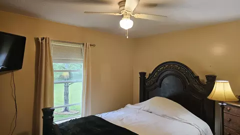Bedroom - 5453 Darby, Gladwin, MI 48624 photo 1 of 5