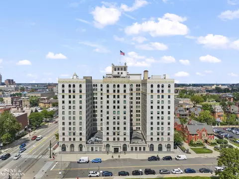 15 E Kirby #511, Detroit, MI 48202