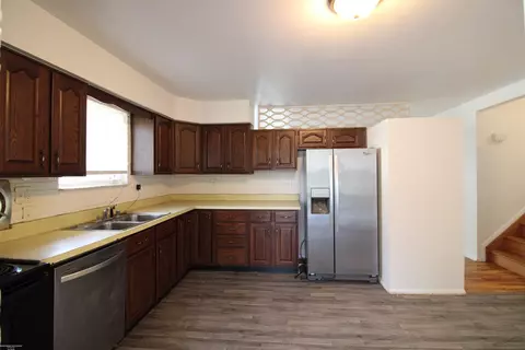 Kitchen - 2131 Koper, Sterling Heights, MI 48310 photo 2 of 2