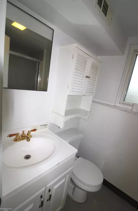 Bath - 2131 Koper, Sterling Heights, MI 48310 photo 2 of 3