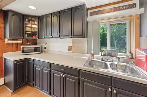 Kitchen - 5366 Jerry, Gladwin, MI 48624 photo 3 of 4