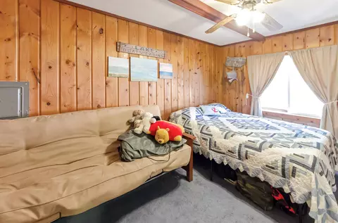 Bedroom - 5366 Jerry, Gladwin, MI 48624 photo 6 of 8