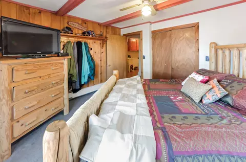 Bedroom - 5366 Jerry, Gladwin, MI 48624 photo 5 of 8