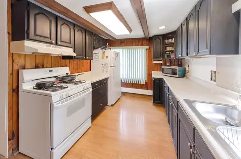 Kitchen - 5366 Jerry, Gladwin, MI 48624 photo 2 of 4