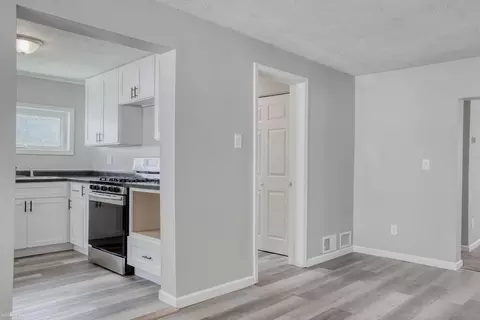 Entry Way - 1003 Ryan, Owosso, MI 48867 photo 1 of 3