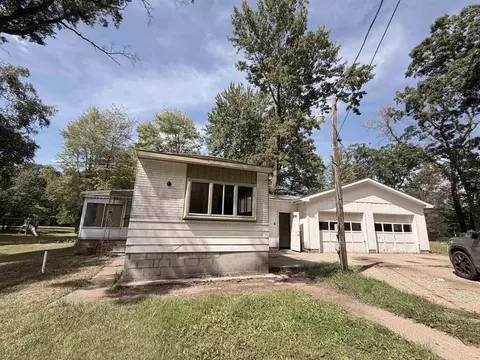 2303 W Edgewood, Farwell, MI 48622