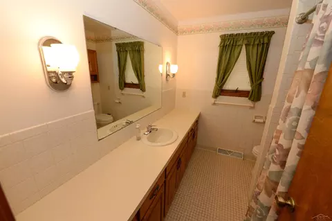 Bath - 514 S Main, Au Gres, MI 48703 photo 2 of 4