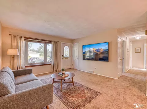 Living - 146 Theodore, Monroe, MI 48162 photo 5 of 6