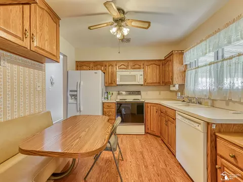 Kitchen - 146 Theodore, Monroe, MI 48162 photo 2 of 3