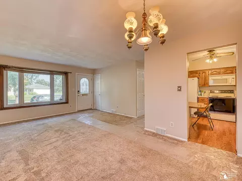 Living - 146 Theodore, Monroe, MI 48162 photo 2 of 6