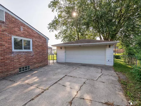 Exterior - 146 Theodore, Monroe, MI 48162 photo 8 of 10