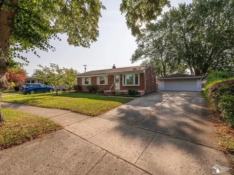Exterior - 146 Theodore, Monroe, MI 48162 photo 9 of 10