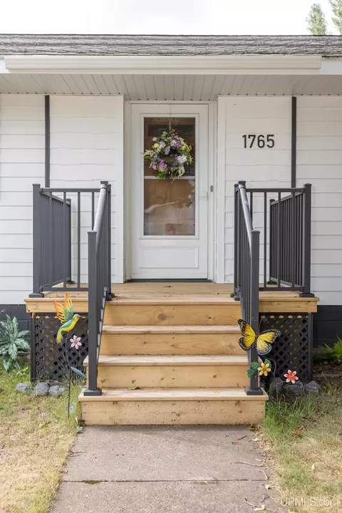 Exterior - 1765 Ellsworth, Ishpeming, MI 49849 photo 2 of 9