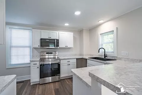 Kitchen - 43 E Willow, Monroe, MI 48162 photo 1 of 5