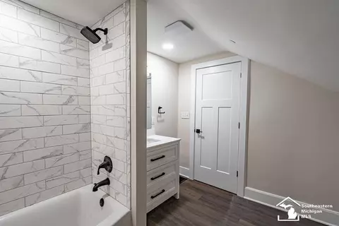Bath - 43 E Willow, Monroe, MI 48162 photo 1 of 5