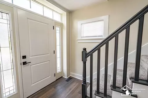 Entry Way - 43 E Willow, Monroe, MI 48162 photo 3 of 4